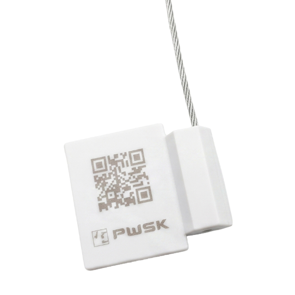 Biały tag RFID z samozaciskową linką stalową i kodem QR na obudowie